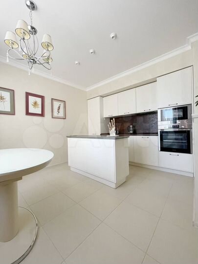 3-к. квартира, 92,3 м², 18/22 эт.