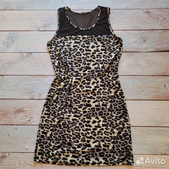 Платье с леопардовым принтом M
