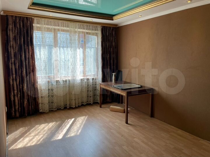 4-к. квартира, 76 м², 1/9 эт.