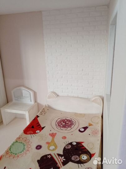 Кукольный домик с мебелью