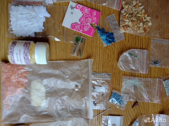 Стразы и материалы для скрапбукинга