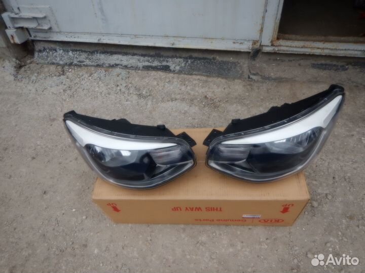 Фара правая Kia Soul 2