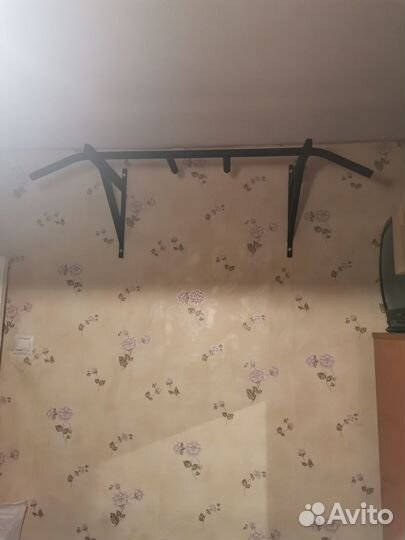 Турник настенный