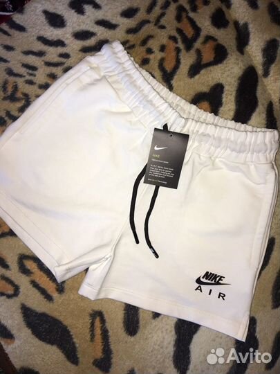 Шорты nike новые s