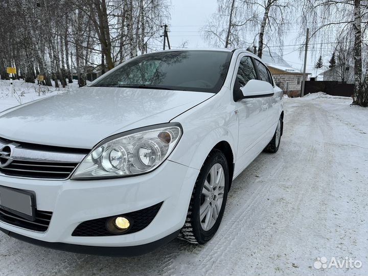 Opel Astra 1.6 МТ, 2011, 152 000 км