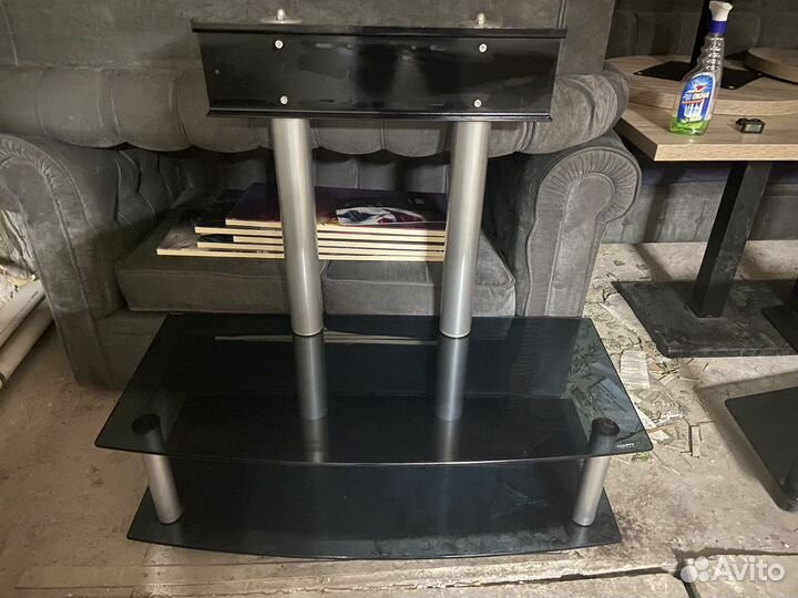 Тумба под телевизор стеклянная