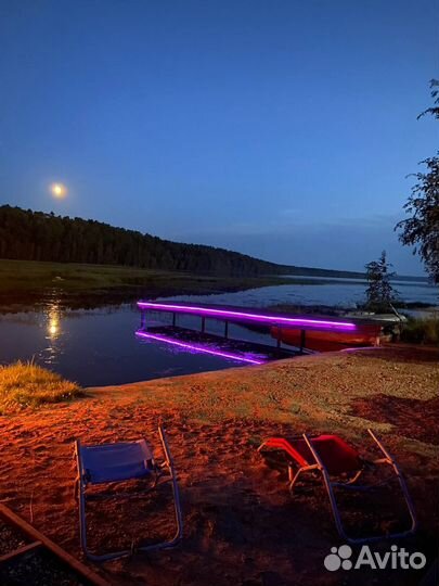 Беседка на берегу залива