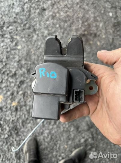 Замок багажника Хендай Солярис Киа Рио 11-16