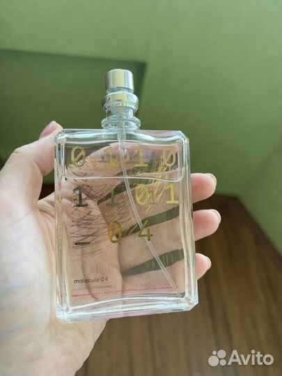 Escentric molecules 04