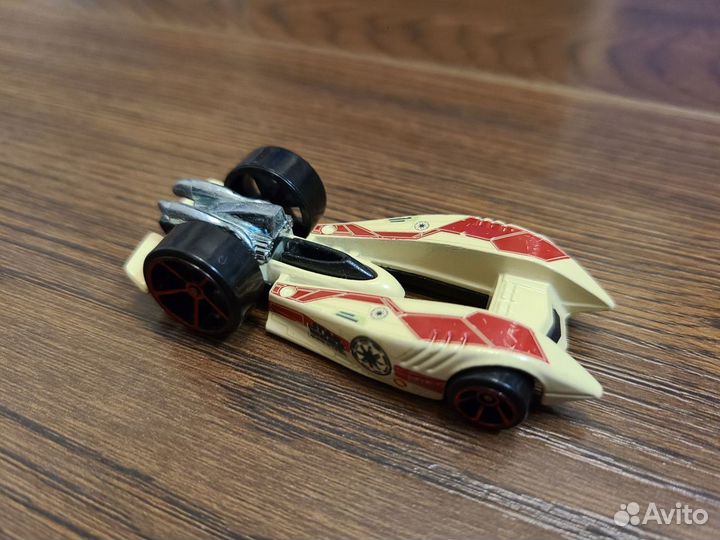 Hot wheels машинки