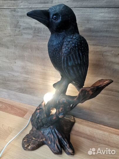 Ворон на пне. Скульптура-светильник