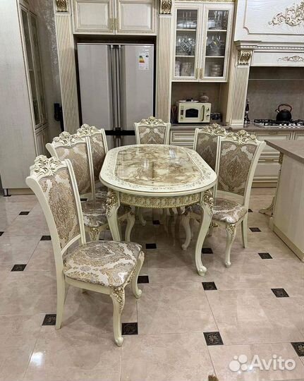 Комплект стол и стулья. В наличии