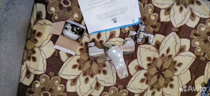 Смеситель для ванны новый