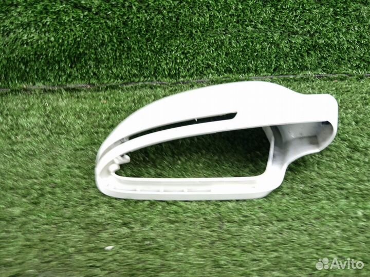 Накладка зеркала правая 4F0857528B Audi A6 C6