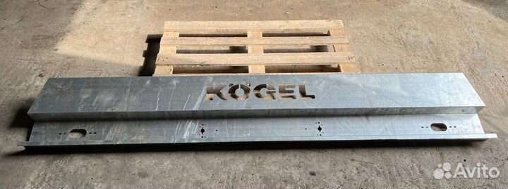 Бампер задний/панель задних фонарей полуприцепа