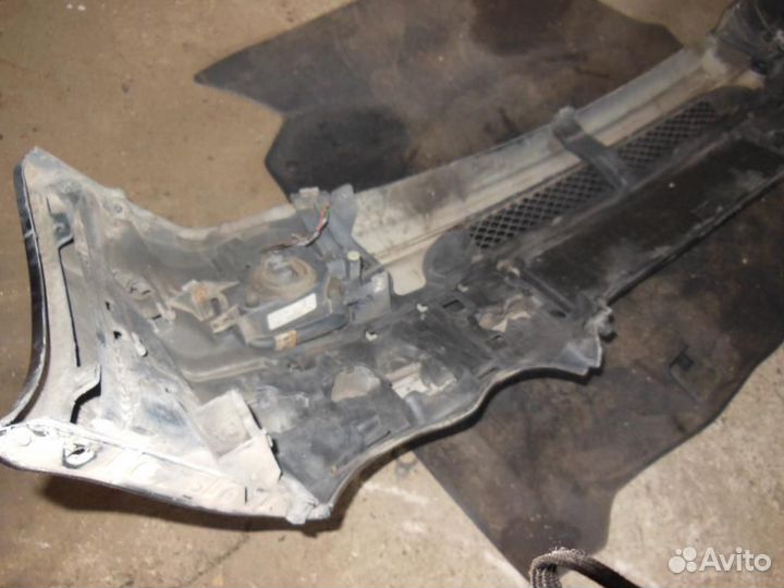 Бампер передний Mercedes-Benz C-Class