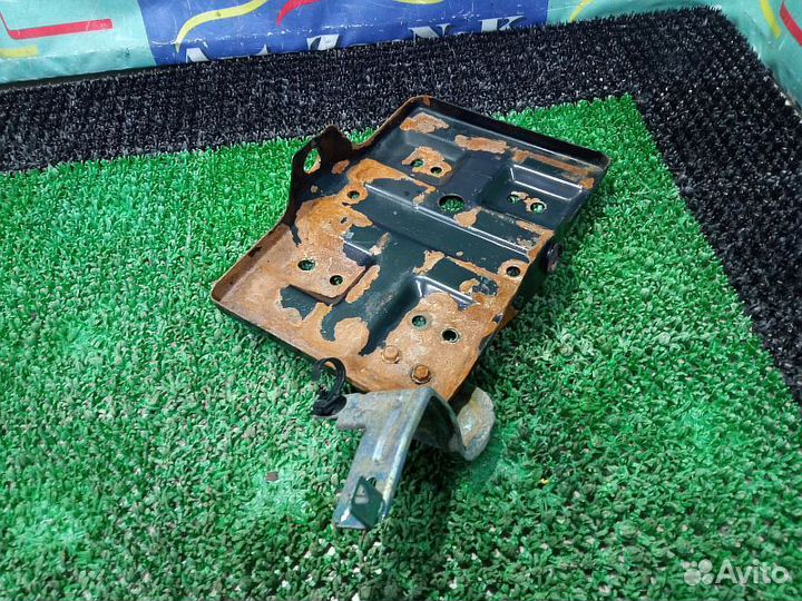 Площадка под аккумулятор Mitsubishi Pajero Sport