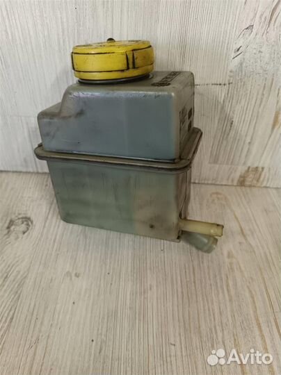 Бачок гидроусилителя Ford Transit 1991-1994