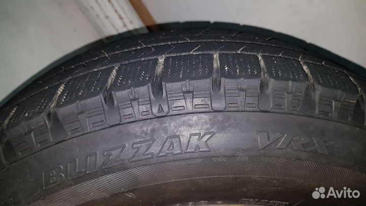 Bridgestone Blizzak VRX 215/65 R16