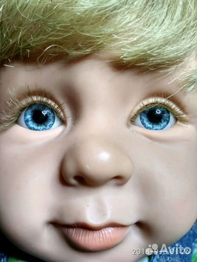 Виниловая коллекционно-игровая кукла от Pat Secris