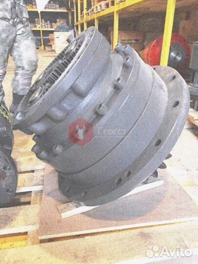 Поворотный редуктор Komatsu PC200-7 20Y-26-00240