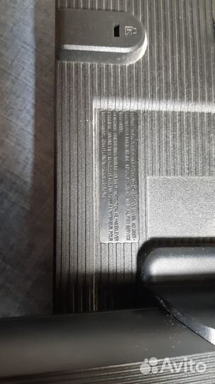 Монитор для компьютера с проводами