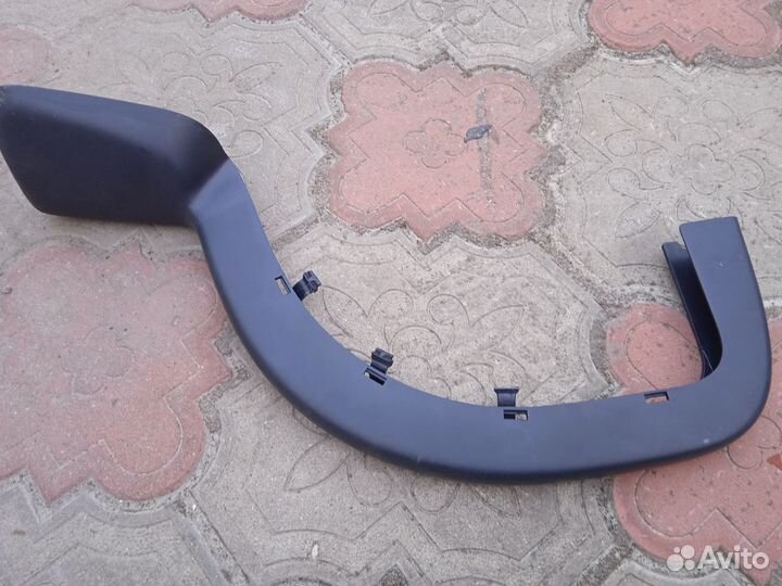 Крышка петли багажника