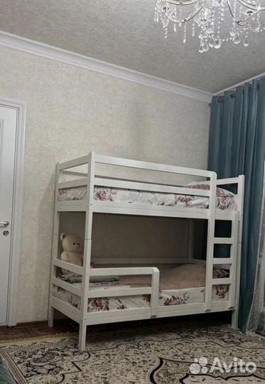 Двухярусна кровать