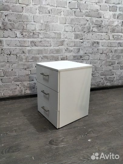 Тумба приставная 3 ящика