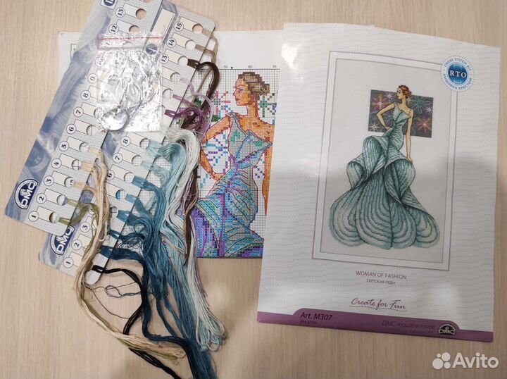 Нитки и схемы от наборов для вышивания (8 шт)