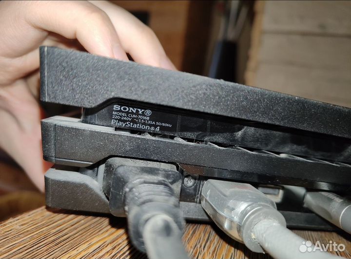 Ps4 pro + 2 геймпада