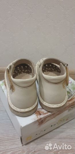 Туфли для девочки 24