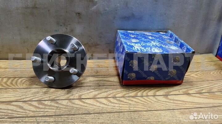 Ступица задняя левая Крайслер Неон 2