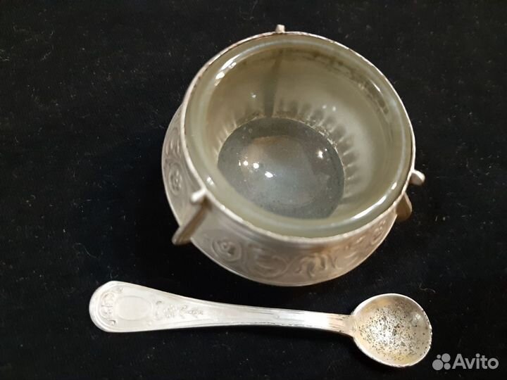 Солонка мельхиор и стекло с родной ложечкой юмзмет