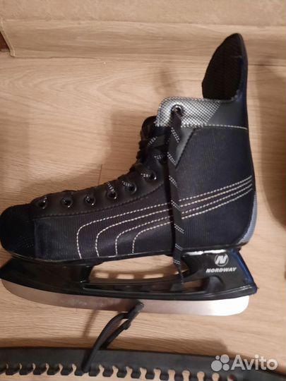 Коньки хоккейные