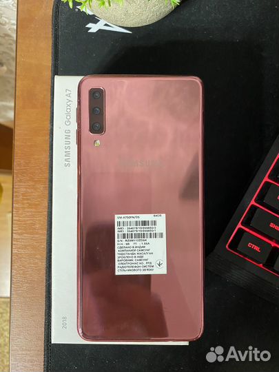 Samsung Galaxy A7 (2018), 4/64 ГБ