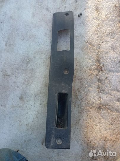 Накладка замка багажника Opel Zafira B 13164649