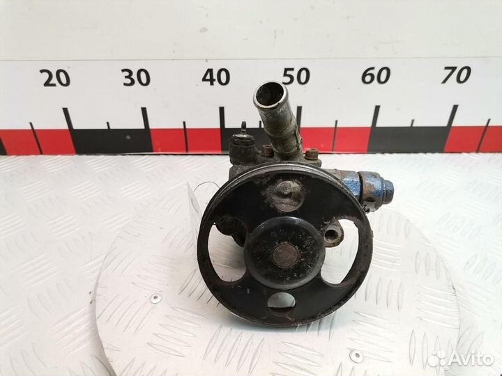 Насос гидроусилителя руля Mazda 323 BA 1995