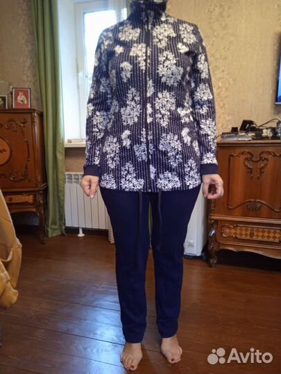 Спортивный костюм женский