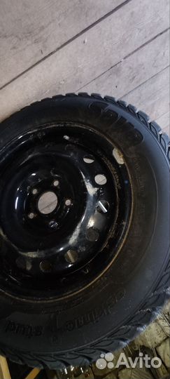 Sava Eskimo Stud 215/65 R16 98T