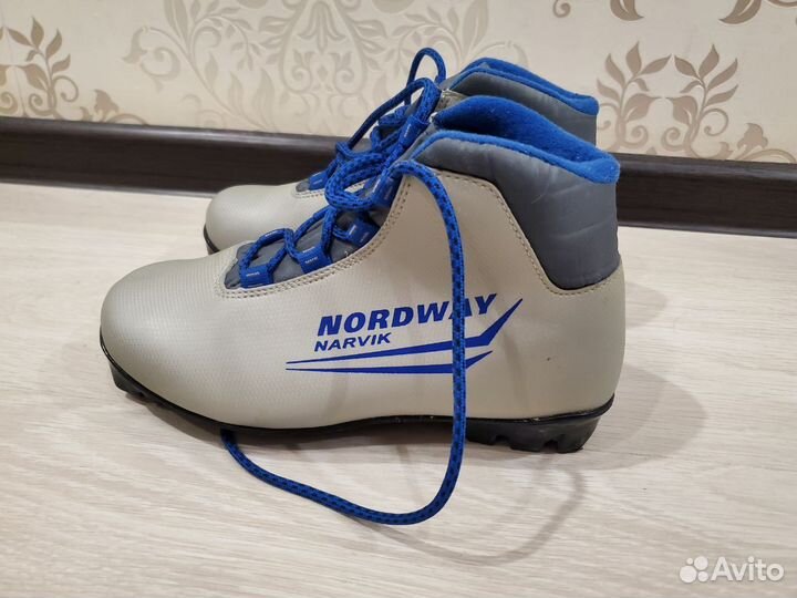 Юниорский лыжный комплект 150 см с ботинками