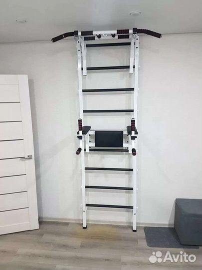 Разные шведские стенки и спортивные комплексы