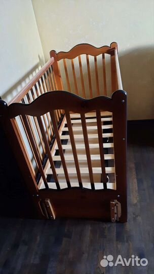 Детская кроватка с матрасом