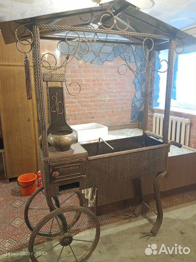 Кованый мангал с крышей