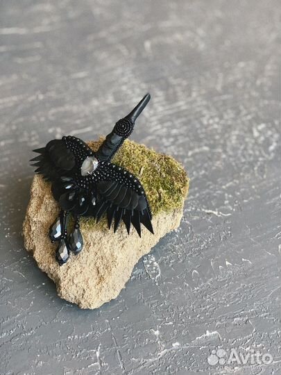 Брошь «Красный журавль»