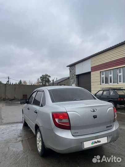 LADA Granta 1.6 МТ, 2012, битый, 130 000 км
