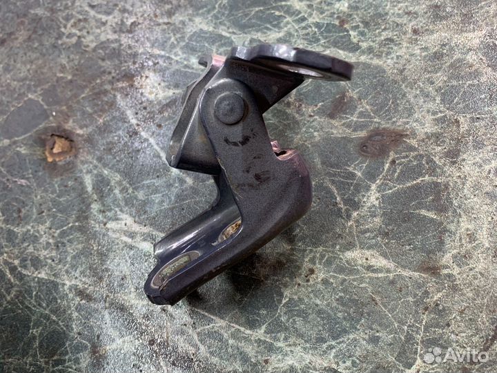 Петля двери левая, правые Renault Megan 2