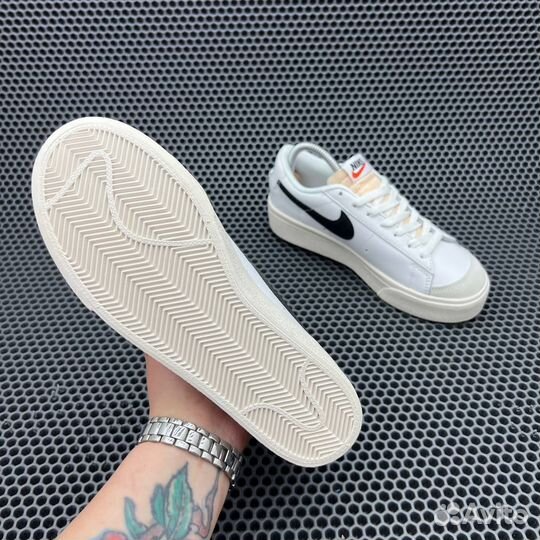 Nike Blazer Low Platform White Black