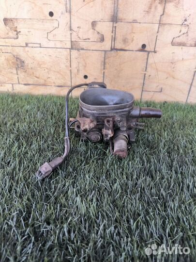 Дросcельная заслонка Volkswagen Passat B3