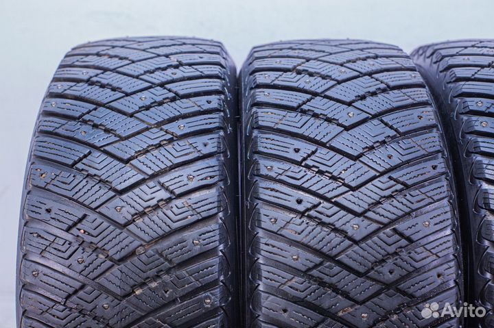 Goodyear UltraGrip Ice Arctic SUV 235/50 R19 103T